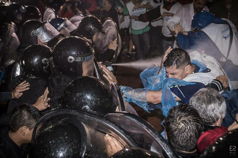 represion docentes 1