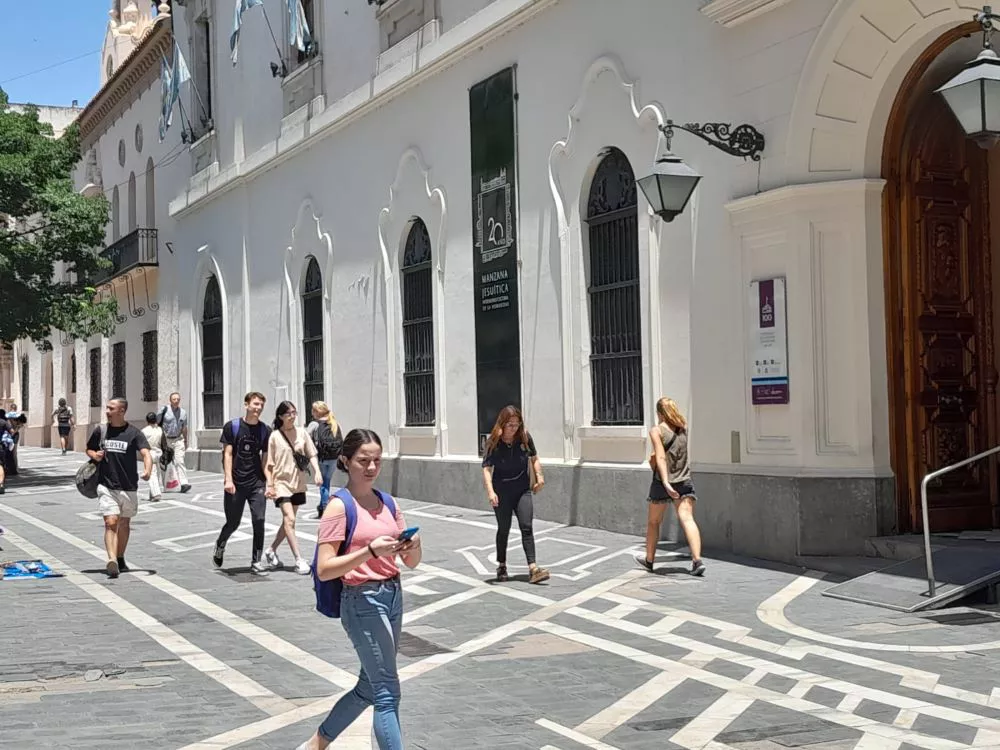 Calor en la ciudad by LNM