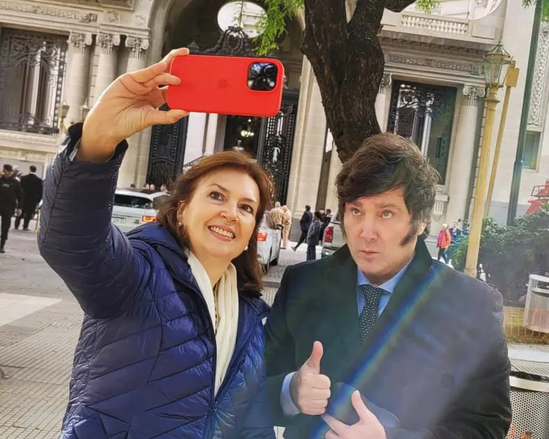 Mondino con Milei (NA)
