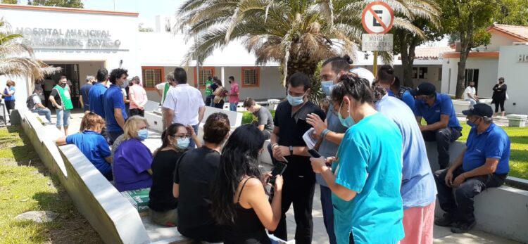 28-01-Asamblea-y-abrazo-Carlos-Paz-750x347