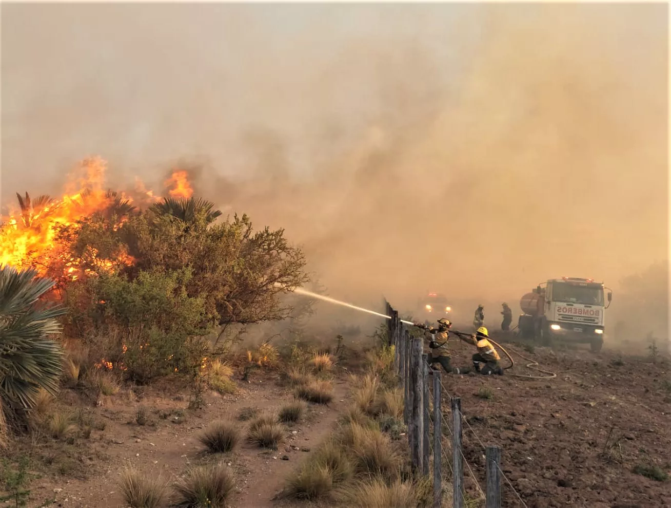 Incendio en Ambul (Bomberos Voluntarios de Mina Clavero Twitter)