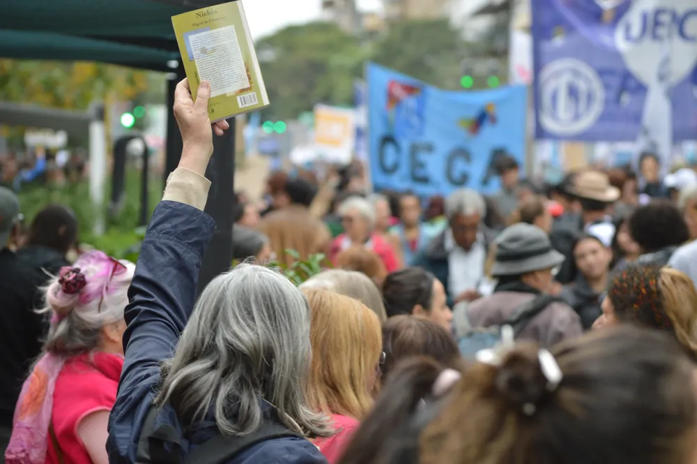 MARCHA universitaria by Miriam Campos LNM
