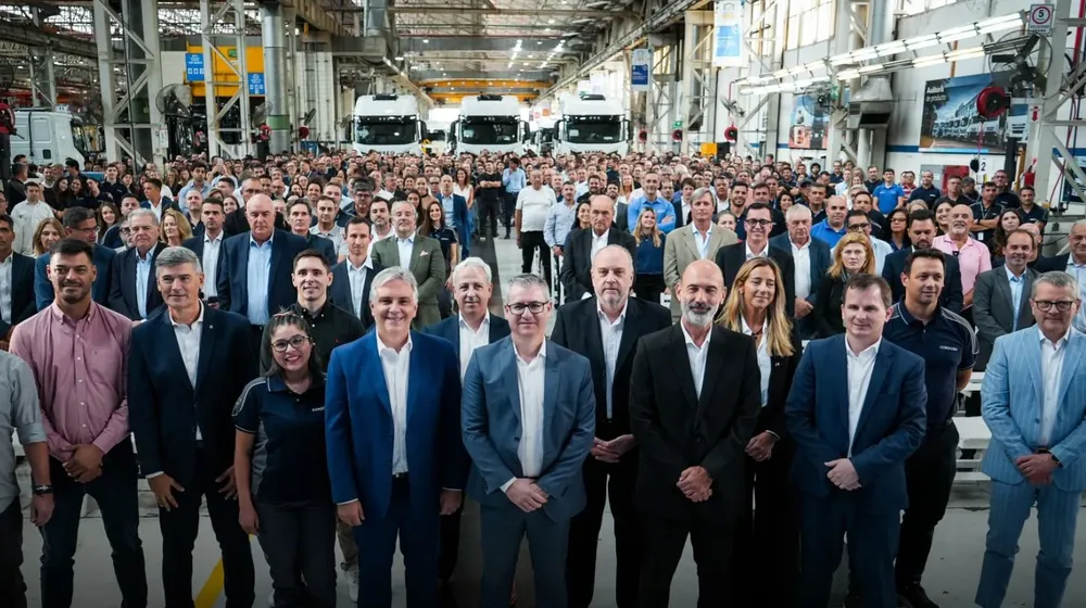 camión iveco llaryora by provincia.jpeg 1