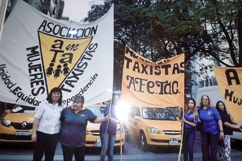Mujeres Taxistas00004