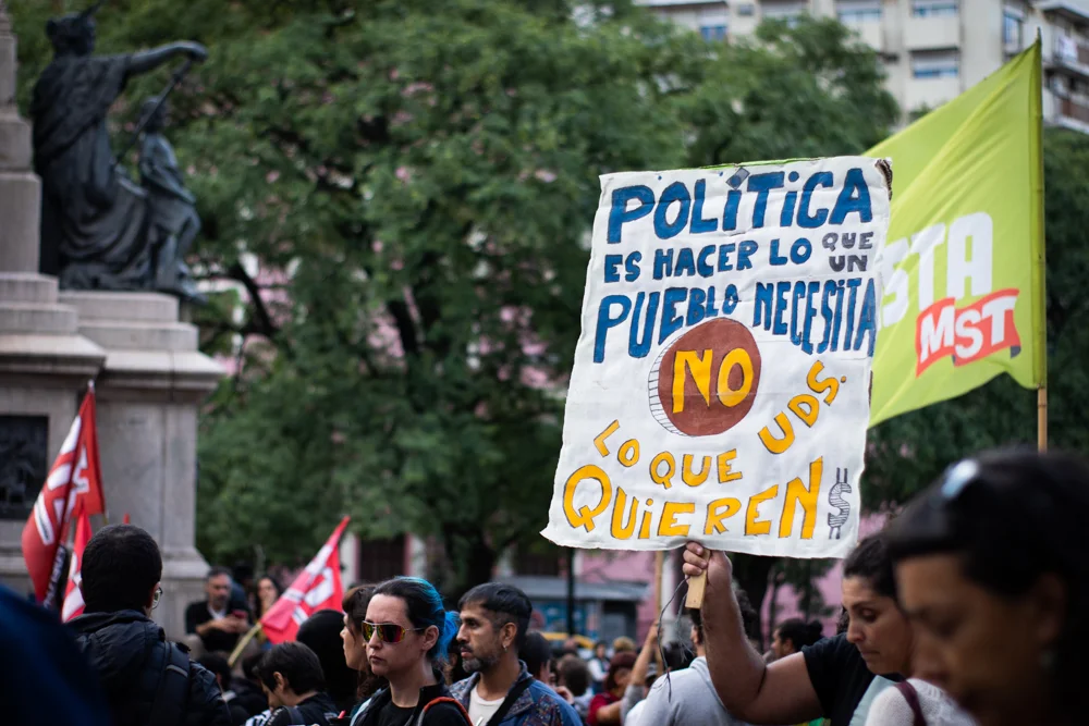 Actividad en defensa de los glaciares (Matilde Gudiño) 008