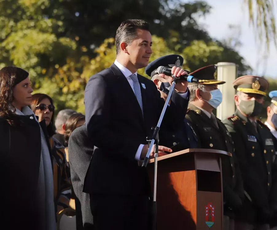 Manuel Calvo encabeza acto día de la bandera 3 (Gobierno de Cordoba)