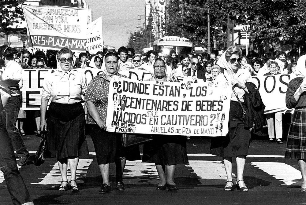 Abuelas de plaza de mayo