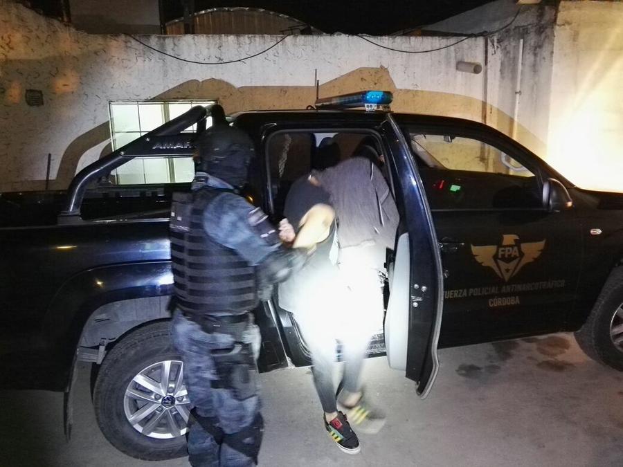 Incautaron marihuana y cocaína en Villa Nueva: un detenido