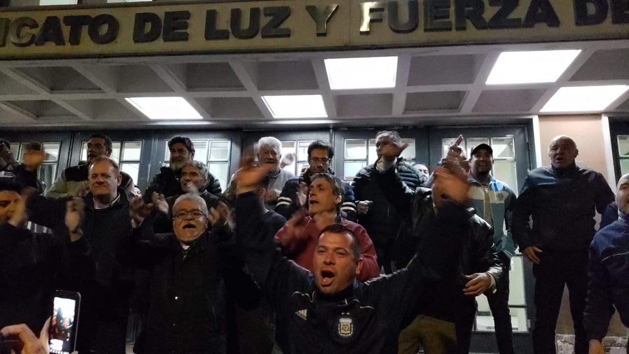 Luz y Fuerza liberan a los empleados