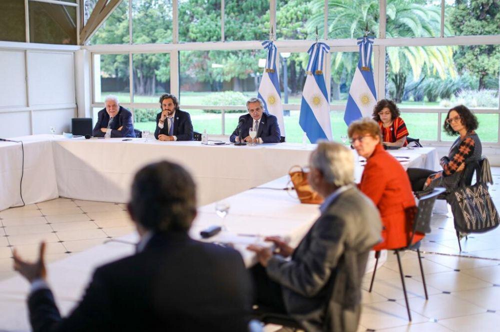Fernández con infectólogos