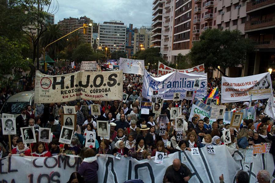 Marcha contrael 2x1