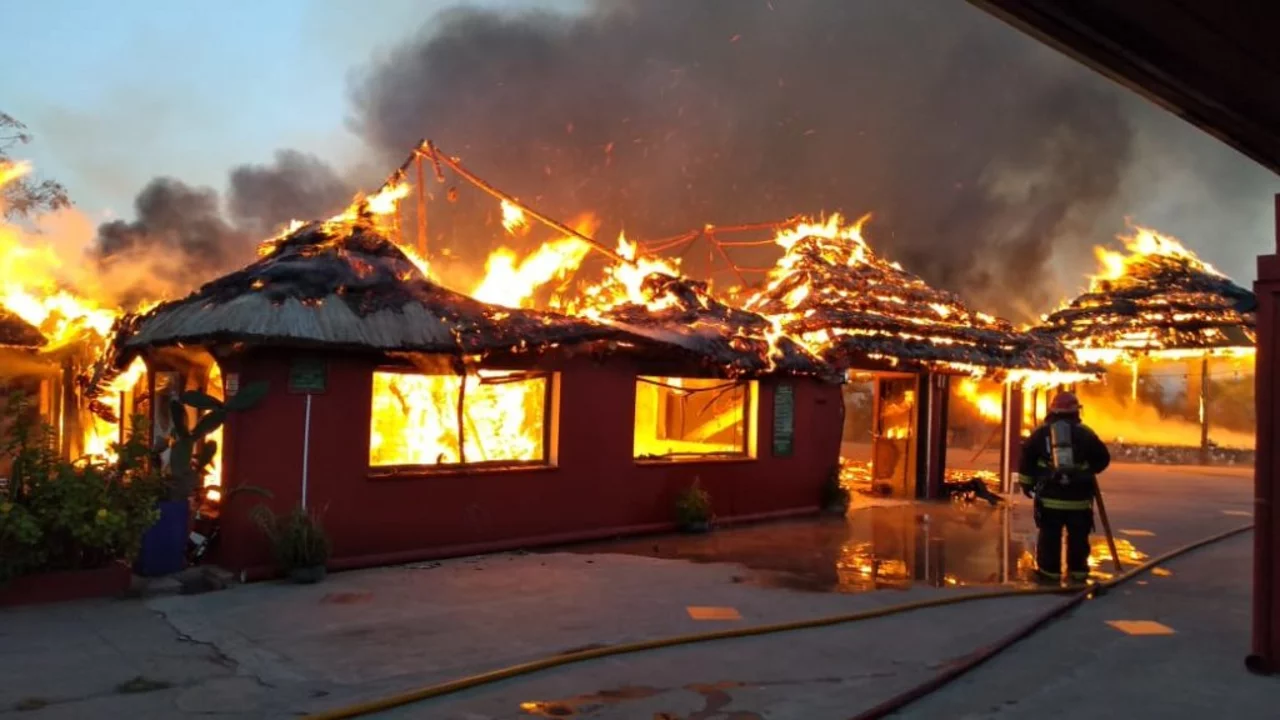 incendio en Miramar de Ansenuza by Radio del Mar