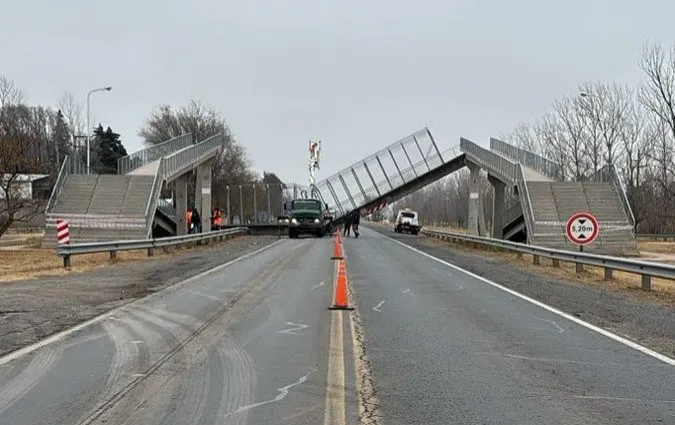 Puente peatonal Vicuña Mackena by PrensaPolicía
