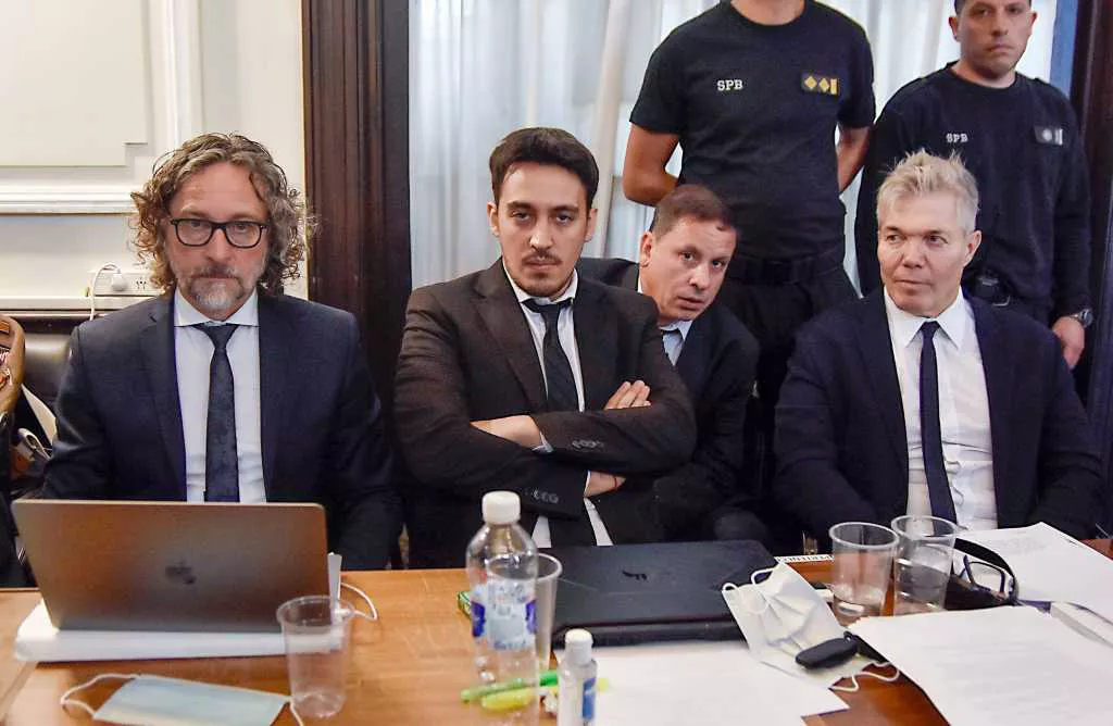 Abogados de la querella by NA}