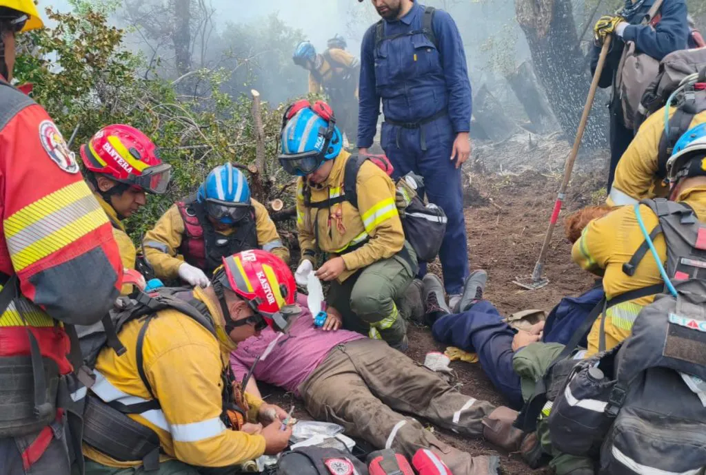 Bomberos cordobeses en Cholila (Gobierno de la Provincia) 01