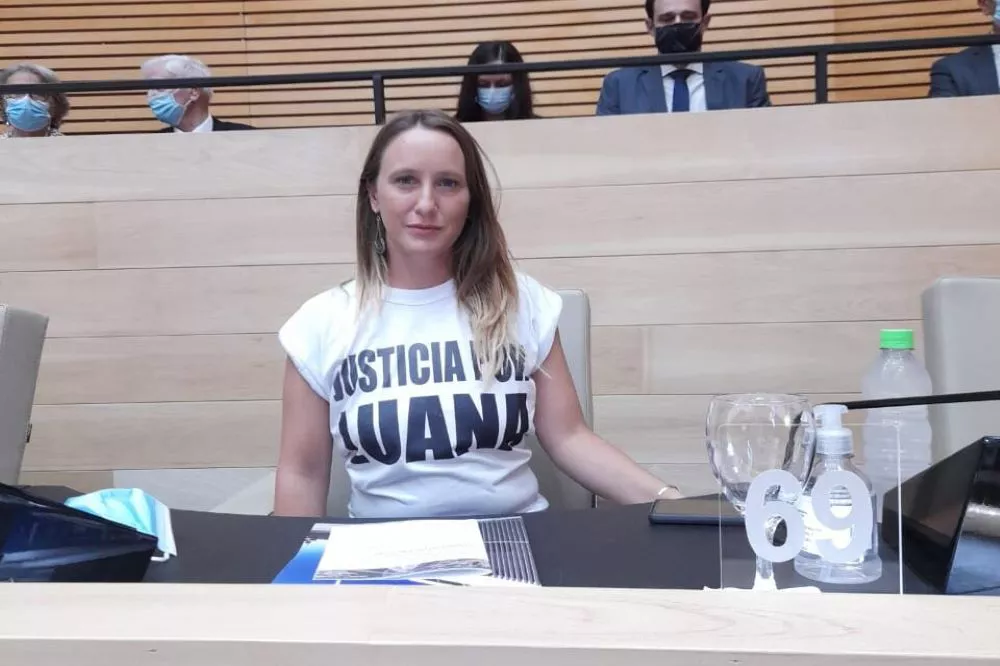 luciana echevarría by gentileza