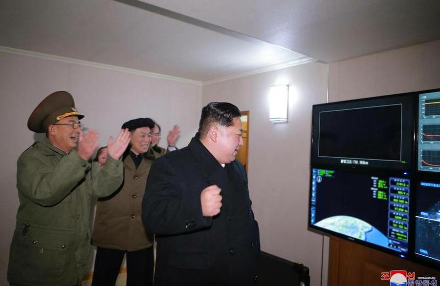 COREA DEL SUR LANZAMIENTO MISILES (3)