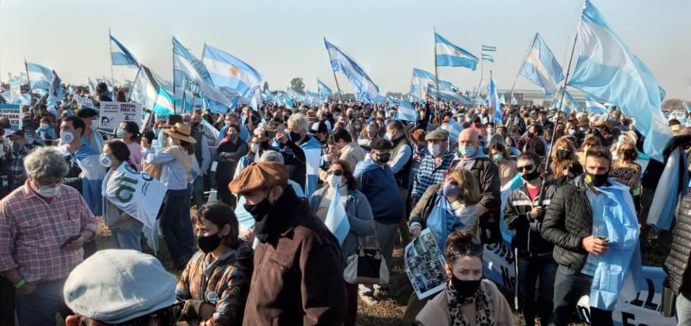 protesta del agro en San Nicolás by @Rurales_FARER