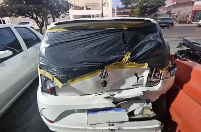 camioneta bebé dañado choque intencional