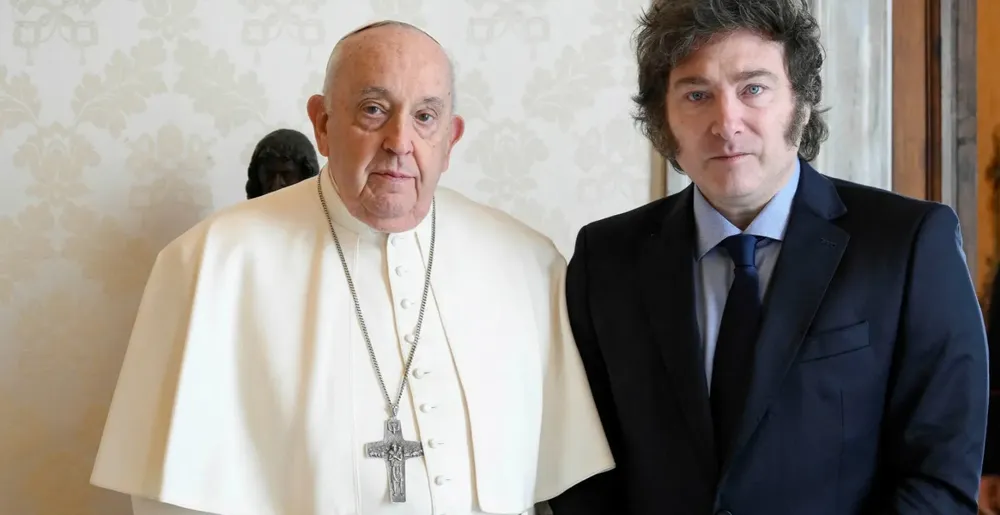Papa Francisco y Milei by na