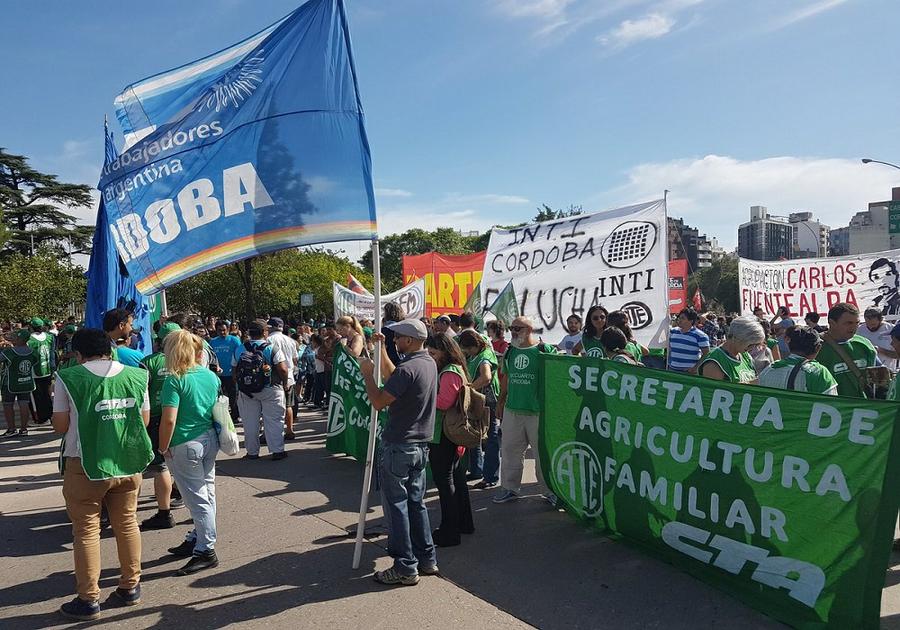 marcha ajuste en cordoba by Leo Guevara