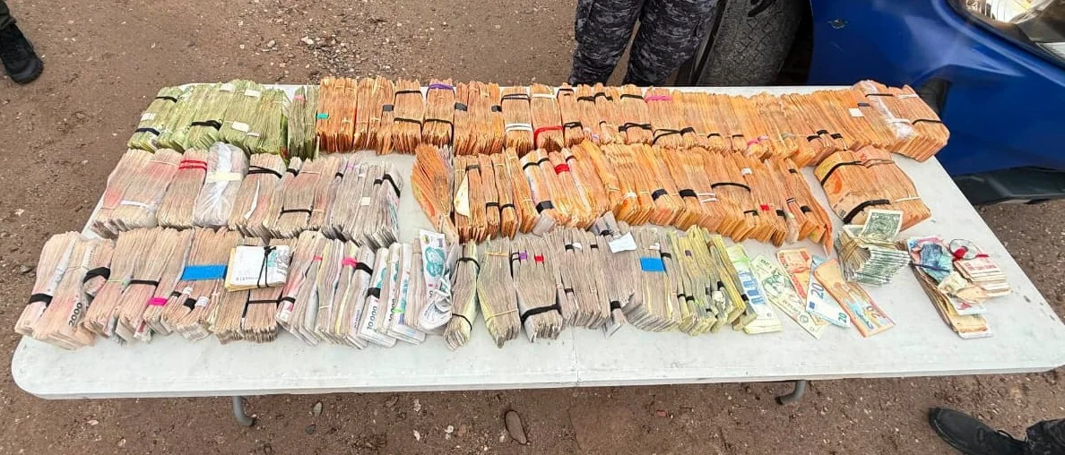Detención de dos personas con 110 millones de pesos (Policía)