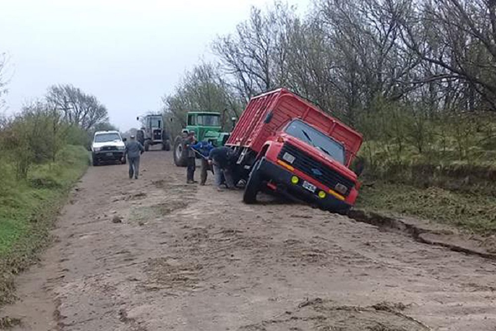problemas caminos de tierra alcira gigena by Puntal