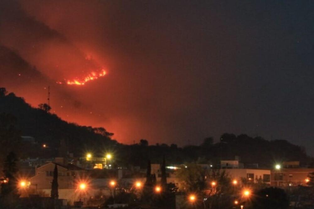 Incendio Villa Independencia by Carlos Paz Vivo