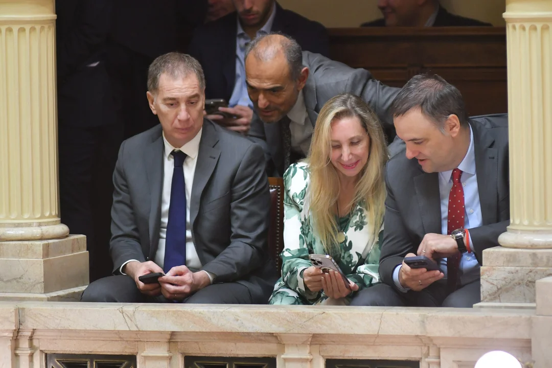Karina, Santilli y Adorni