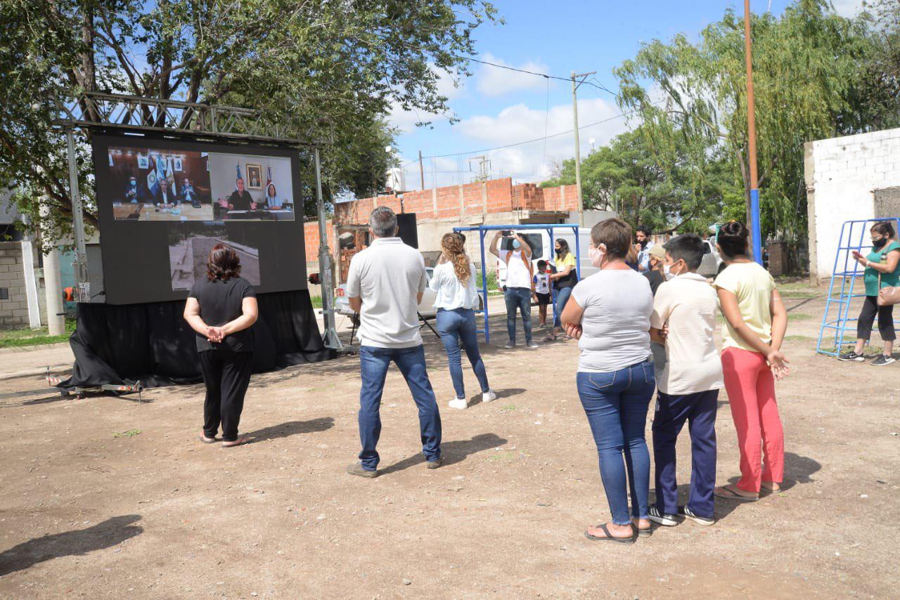 Inauguración barrio comunidad renó by Provincia