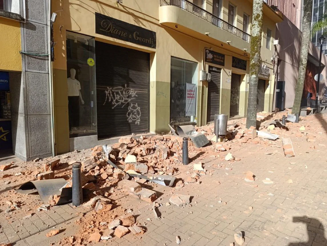Sismo en Colombia: confirman 240 fallecidos, mientras siguen buscando sobrevivientes thumbnail