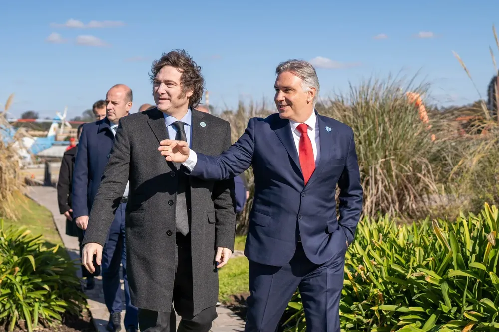 Javier Milei con Martín Llaryora 1