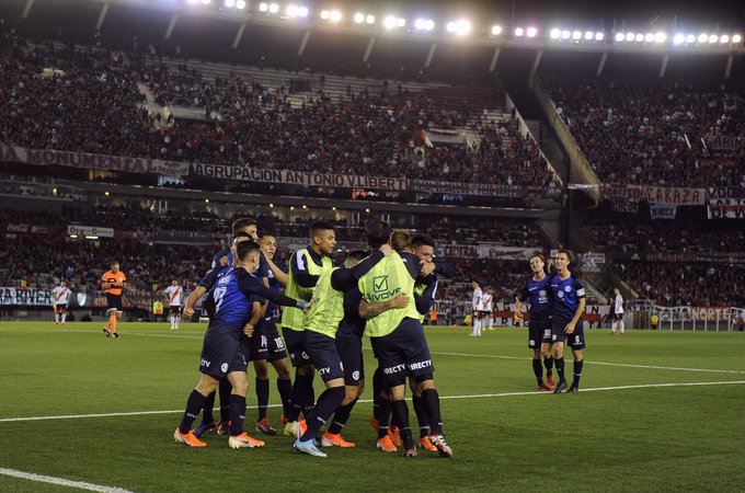 Talleres festejo River