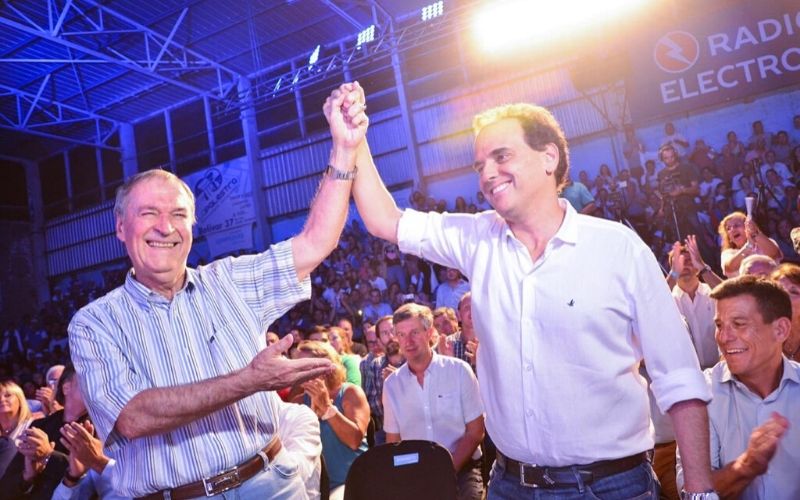 Schiaretti y @jmllamosas lanzamiento Llamosas