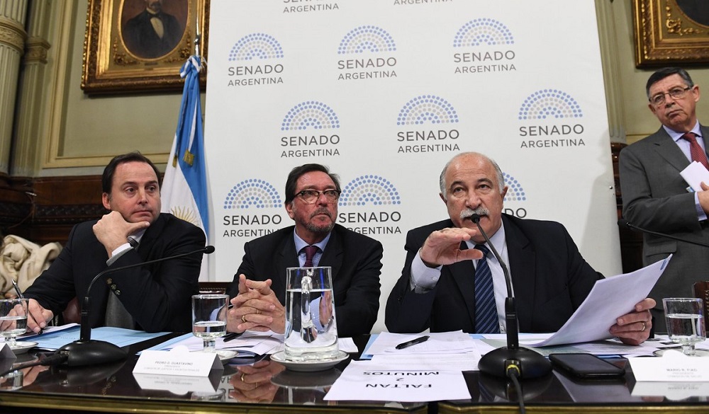Senado debate aborto