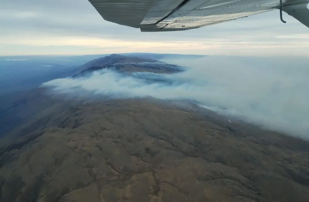 Incendio Champaquí desde avion prensa.cba