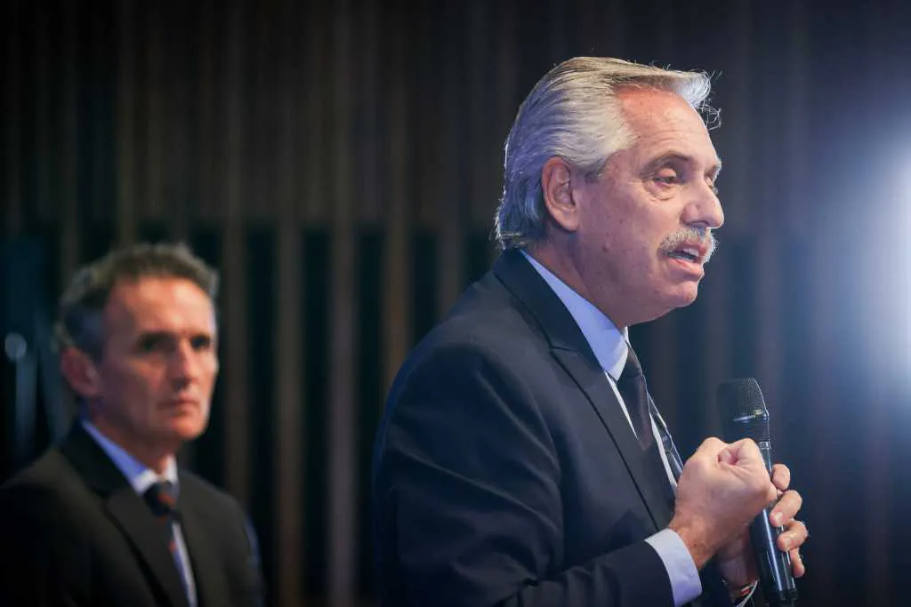 Alberto fernández by na