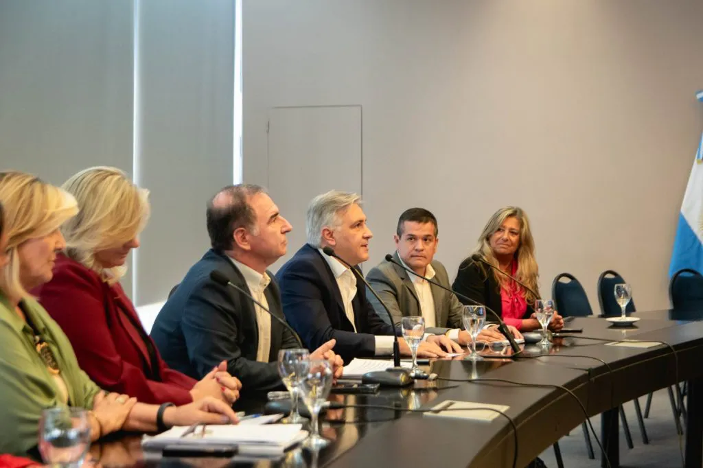 Llaryora presentó lineamientos educativos 2024 (Gobierno de Córdoba)