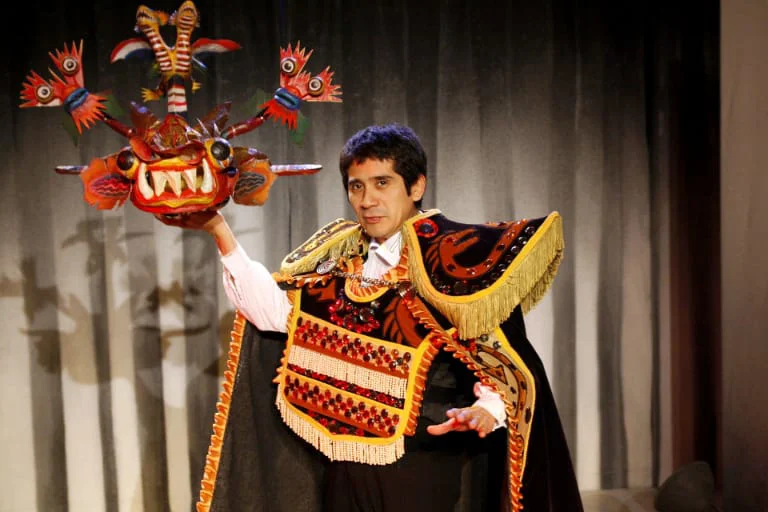 Osqui Guzmán presenta en el Teatro Comedia El Bululú: Antología endiablada