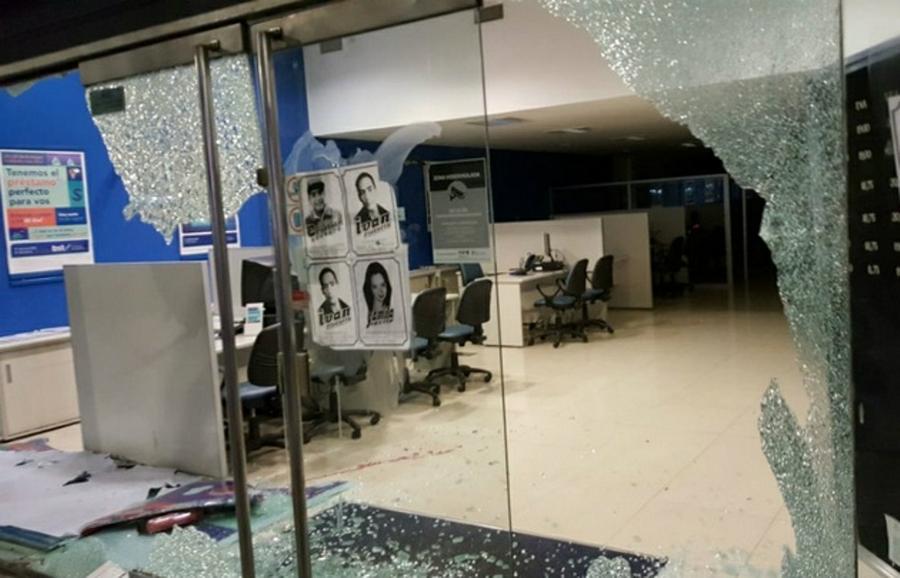 destrozos en el centro Cadena 3