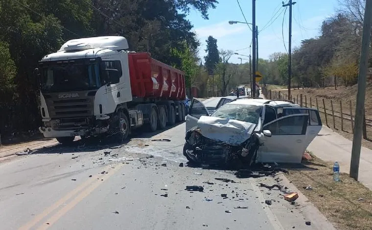 choque fatal en Villa Rivera Indarte (Foto Cadena 3)