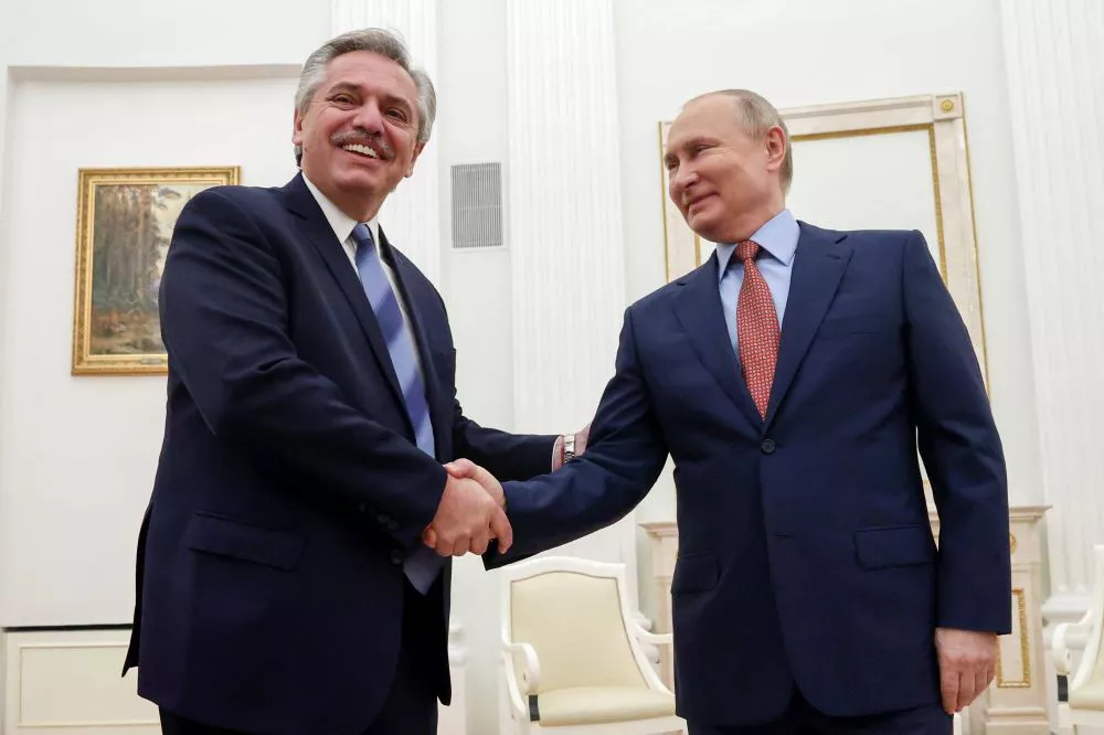 Alberto con Putin by Télam