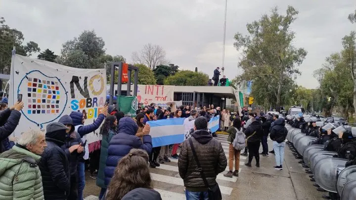 Protesta en el INTI (La Izquierda Diario)