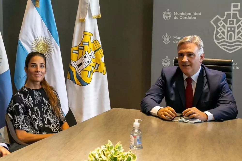Llaryora y Viale.jpg by Prensa Municip Cba