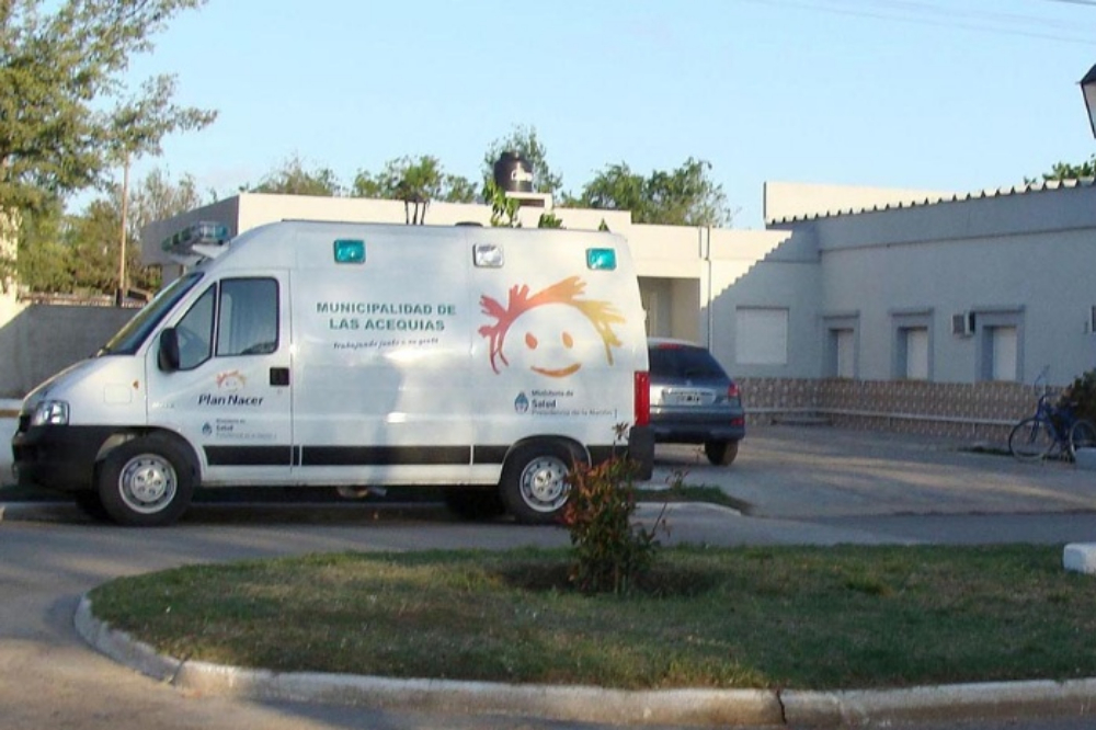 ambulancia Las ACEQUIAS by Puntal