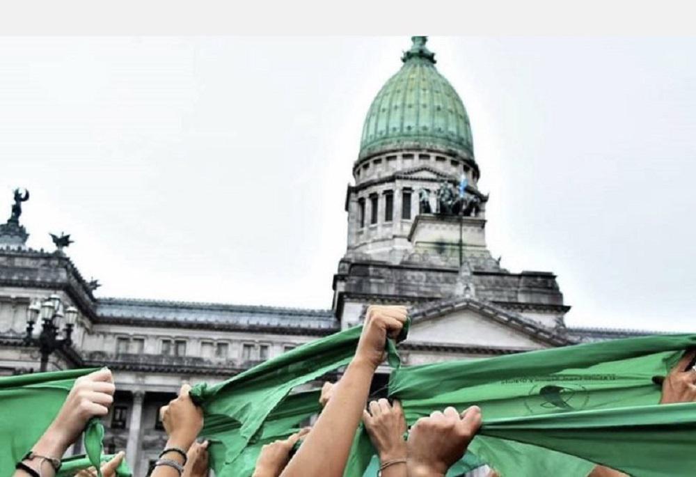 marea verde en el congreso Tw Alberto