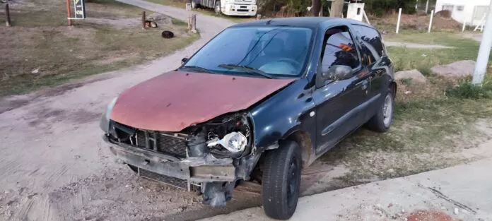 Auto chocado en Carlos Paz