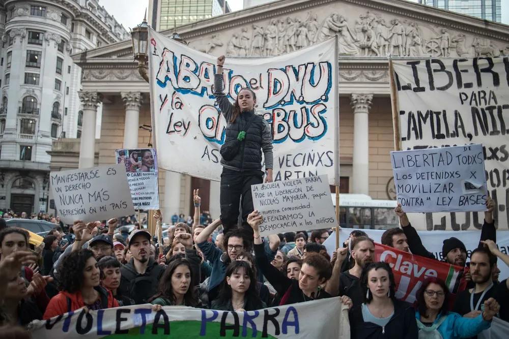 Libertad a los detenidos en la represión de la Ley Bases (Somos Télam)