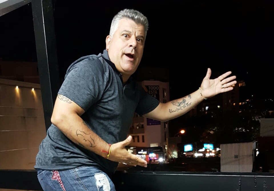 Pichu quiere que le regalen la camiseta de Instituto