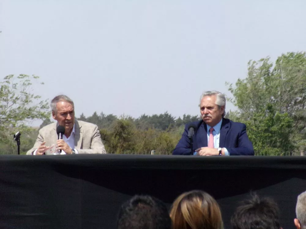 Fernández y Schiaretti en Conae by Adrian Camerano